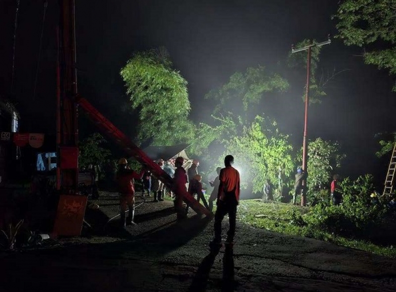 PLN Pulihkan 100% Kelistrikan di Cianjur Pasca Bencana Tanah Longsor dan Banjir