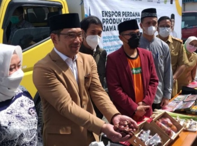 Ridwan Kamil Lepas Ekspor Jengkol dan Buah Manggis ke Dubai