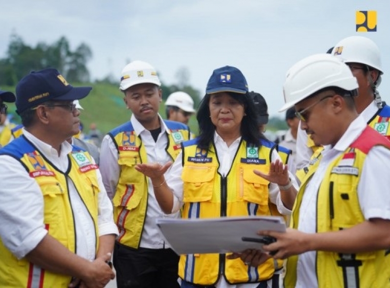 Wamen PU Diana Kusumastuti Tinjau Terowongan Perlintasan Satwa di Tol Akses IKN