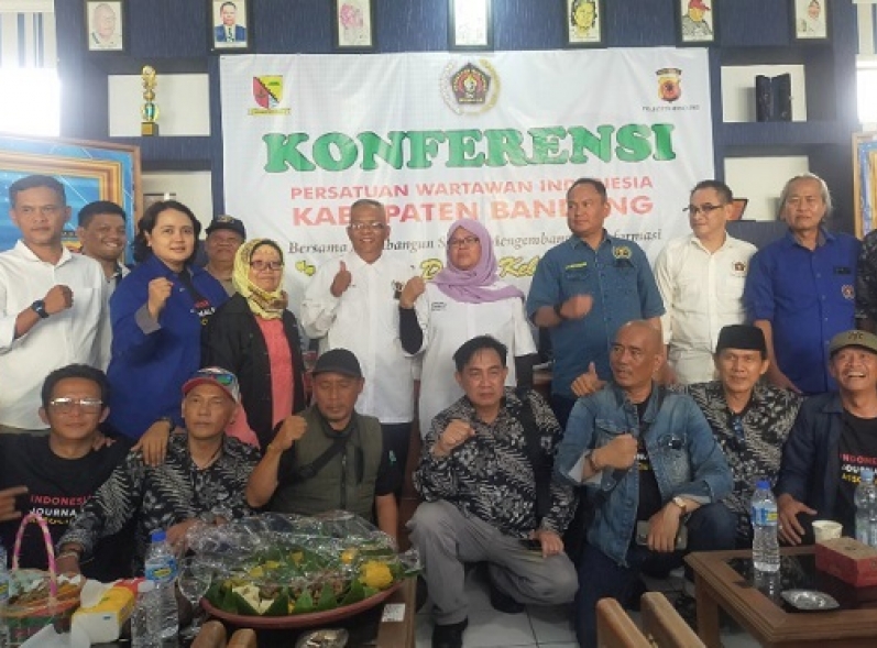 Enung D Susana Resmi Terpilih Sebagai Ketua PWI Kabupaten Bandung