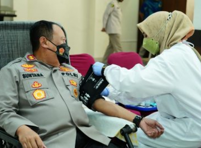 Polda Jabar Gelar Donor Darah Jelang HUT Bhayangkara Ke-76. 2022