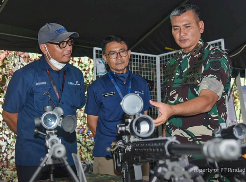 Pangdam III Siliwangi Tinjau Senjata Pindad