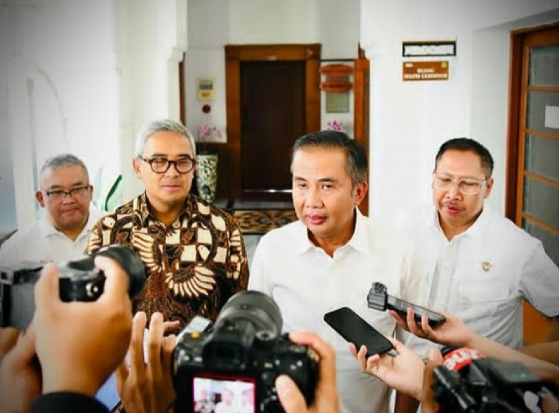 Bey Machmudin Bertemu Muhammad Farhan Bahas Bandara BIJB Kertajati dan Husein Sastranegara