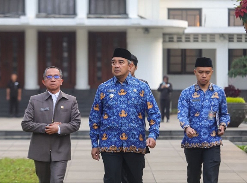 Walikota Bandung Tegaskan Segera Tertibkan Bangunan di Sempadan Sungai